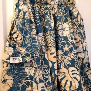 Ky's of Hawaii XL green floral shorts
